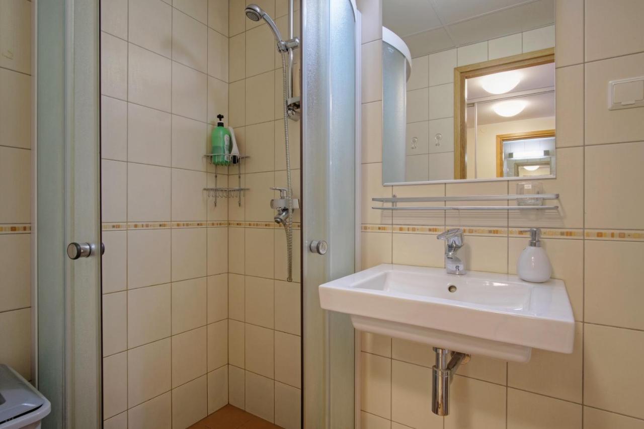 Studio Apartment In Quiet Heart Of Everything 塔林 外观 照片